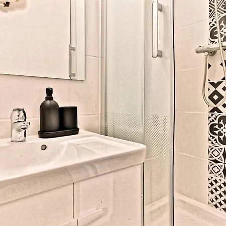 Apartment Au Centre De - 14eme Arrondissement *