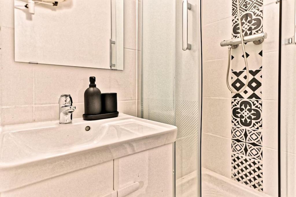 Apartment Au Centre De - 14eme Arrondissement *